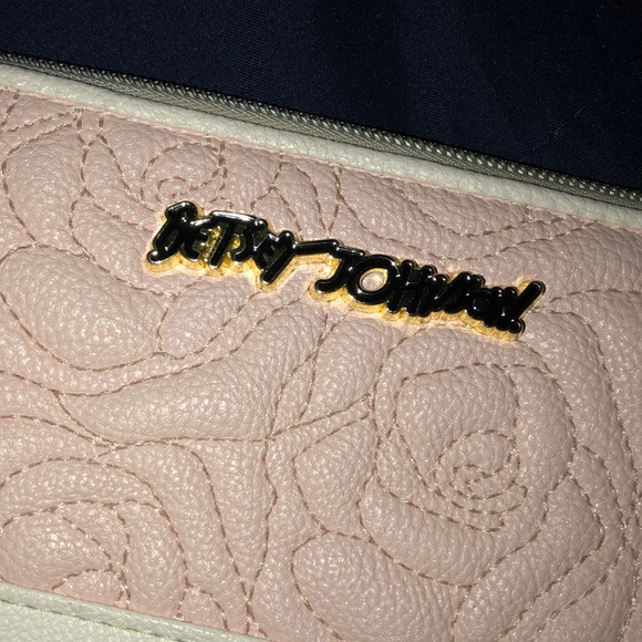 Wallet - Picture 2 of 4